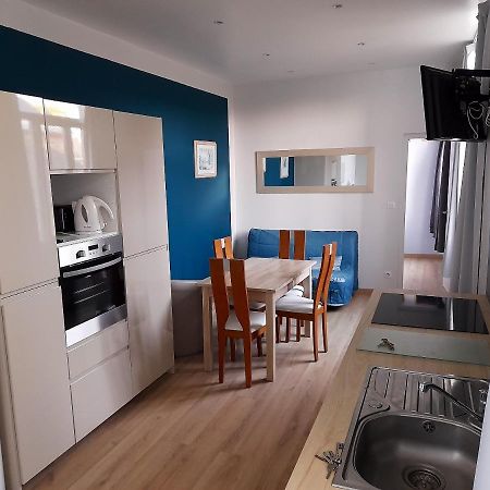 Appartement Ensoleille Et Calme A Saint Quay Portrieux 35 M² Parking エクステリア 写真