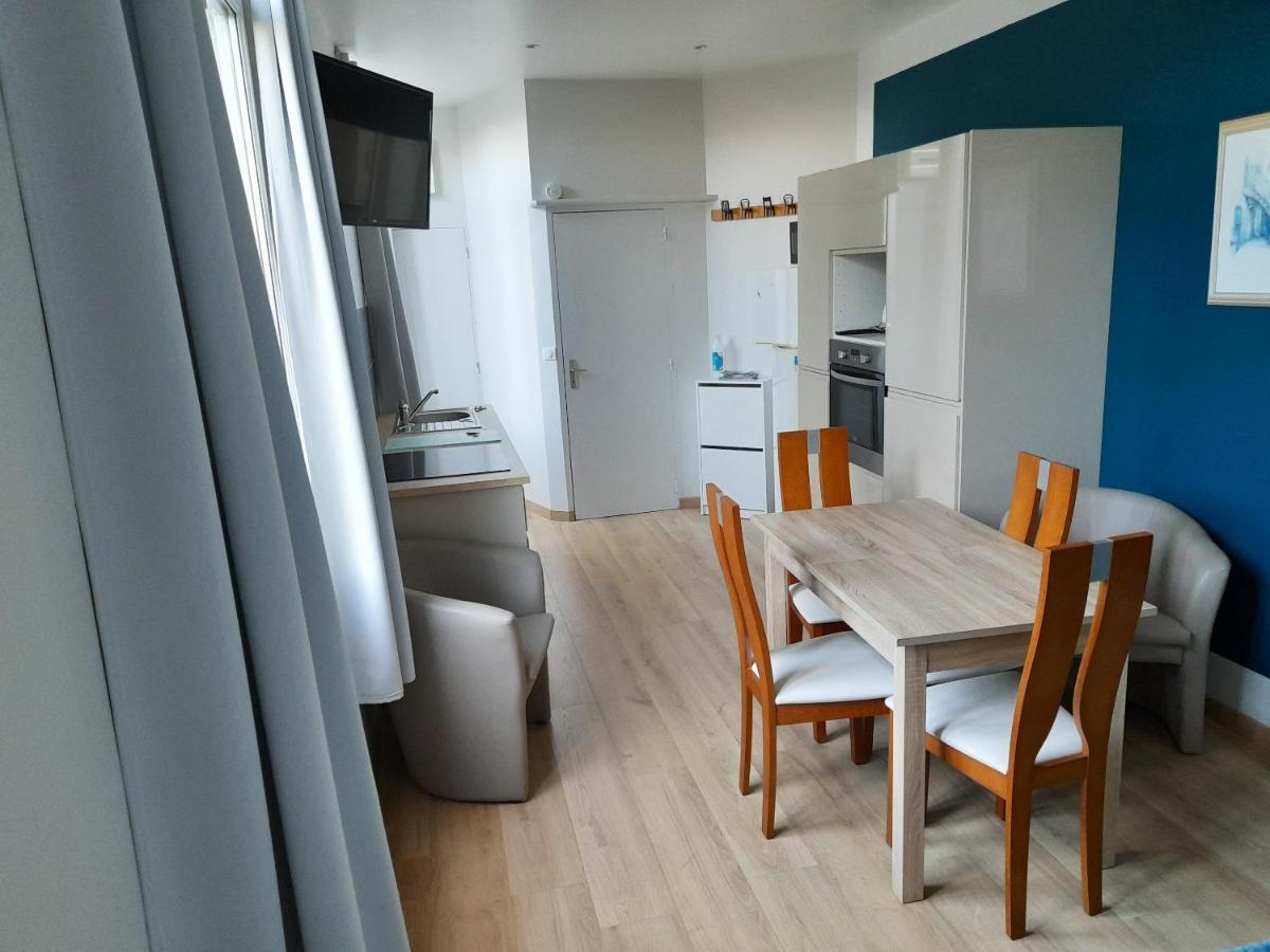 Appartement Ensoleille Et Calme A Saint Quay Portrieux 35 M² Parking エクステリア 写真